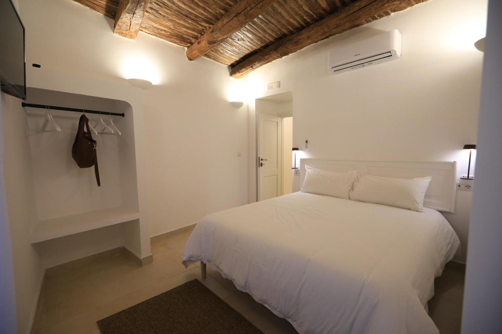 Bed and Breakfast Ai 13 Gradoni Di Chiaia Неаполь Экстерьер фото