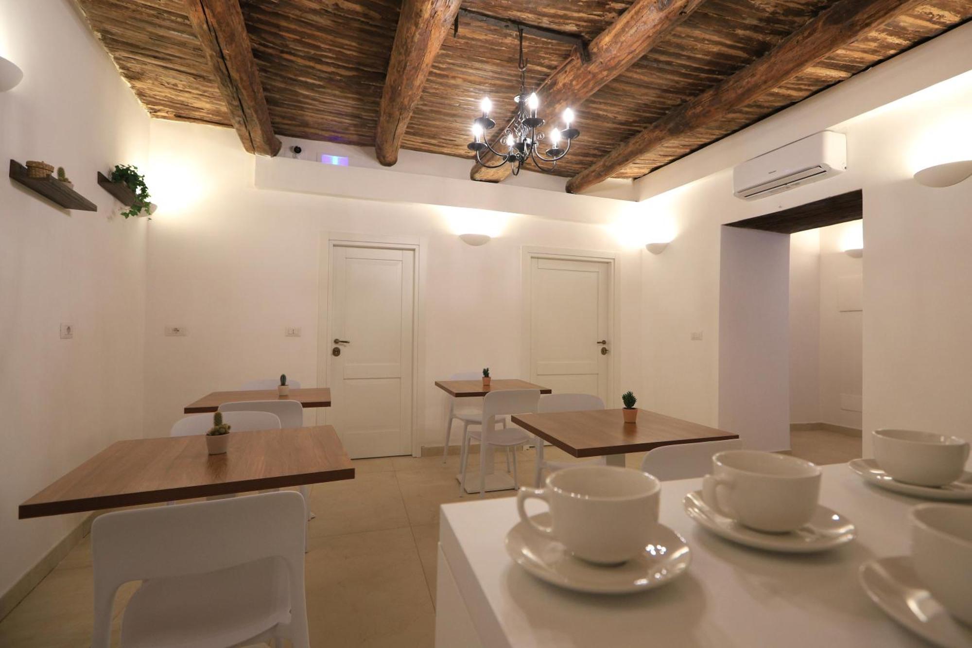 Bed and Breakfast Ai 13 Gradoni Di Chiaia Неаполь Экстерьер фото